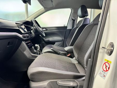 2024-Volkswagen-T-Cross-15-TSI-R-Line-Auto_9