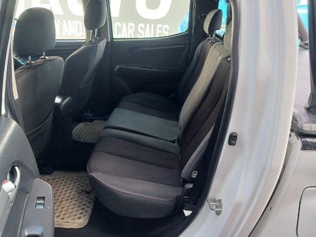 2015-Isuzu-KB-250-D-Teq-HO-LE-Double-Cab_11