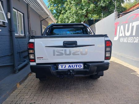 2015-Isuzu-KB-250-D-Teq-HO-LE-Double-Cab_5