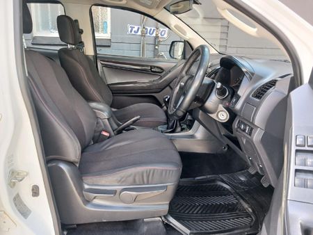 2015-Isuzu-KB-250-D-Teq-HO-LE-Double-Cab_7