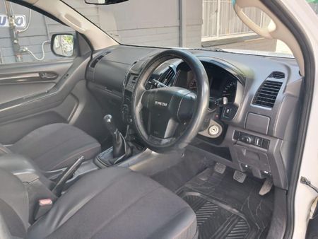 2015-Isuzu-KB-250-D-Teq-HO-LE-Double-Cab_8