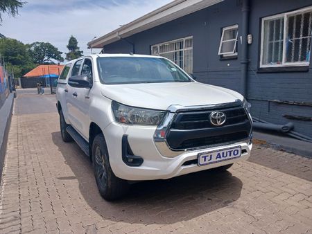 2023-Toyota-Hilux-24-GD-6-Raider-4x4-Double-Cab_3