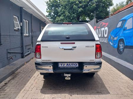2023-Toyota-Hilux-24-GD-6-Raider-4x4-Double-Cab_6