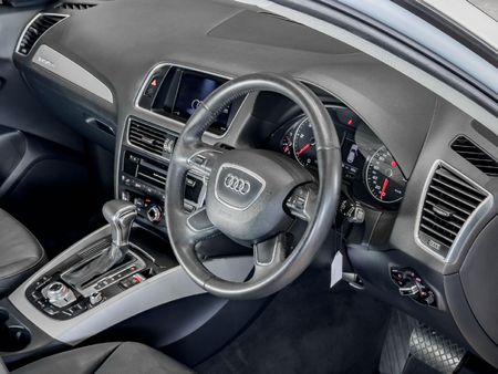 2014-Audi-Q5-20-TDI-quattro-S-Auto_11