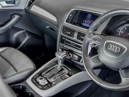 2014-Audi-Q5-20-TDI-quattro-S-Auto_12