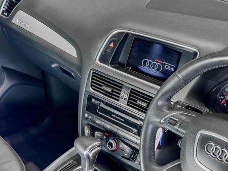 2014-Audi-Q5-20-TDI-quattro-S-Auto_14