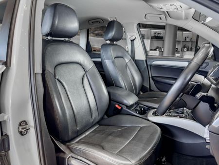 2014-Audi-Q5-20-TDI-quattro-S-Auto_15