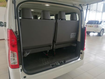 2024-Toyota-Quantum-28-GL-11-seat_11