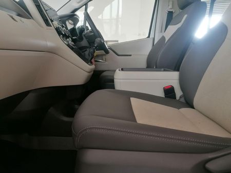 2024-Toyota-Quantum-28-GL-11-seat_6