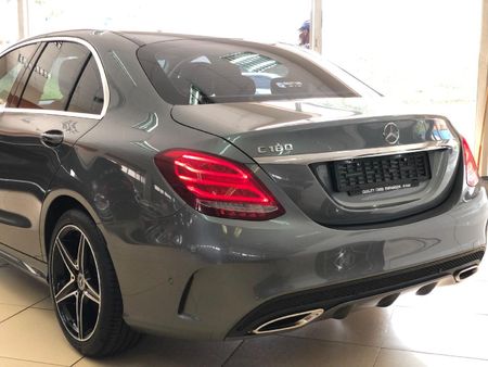 2018-Mercedes-Benz-C-Class-C-180-AMG-Line-Auto_4