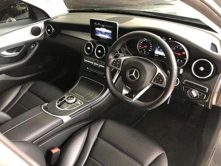 2018-Mercedes-Benz-C-Class-C-180-AMG-Line-Auto_6
