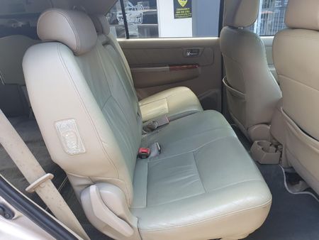 2010-Toyota-Fortuner-30-D-4D-Raised-Body-Auto_5