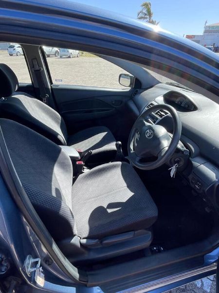 2006-Toyota-Yaris-T3_4