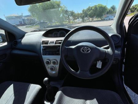 2006-Toyota-Yaris-T3_6