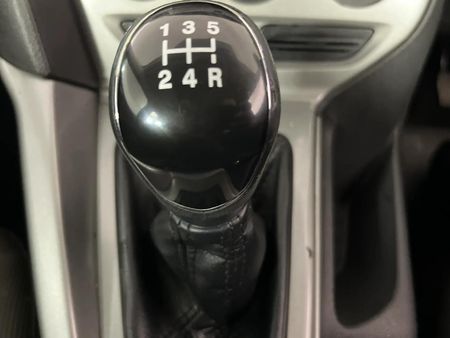 2012-Ford-Focus-16-Ti-VCT-Trend-5-dr_10