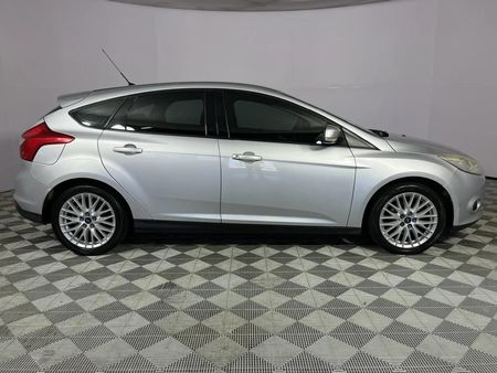 2012-Ford-Focus-16-Ti-VCT-Trend-5-dr_13