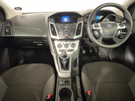 2012-Ford-Focus-16-Ti-VCT-Trend-5-dr_1