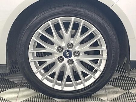 2012-Ford-Focus-16-Ti-VCT-Trend-5-dr_5