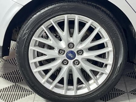 2012-Ford-Focus-16-Ti-VCT-Trend-5-dr_7