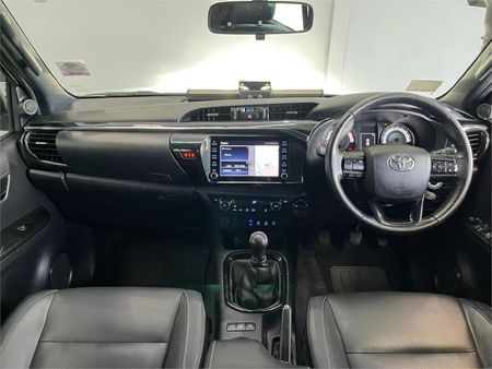 2019-Toyota-Hilux-28-GD-6-Raider-4x4-Double-Cab_4