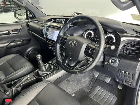 2019-Toyota-Hilux-28-GD-6-Raider-4x4-Double-Cab_5