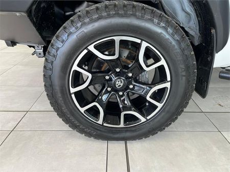2019-Toyota-Hilux-28-GD-6-Raider-4x4-Double-Cab_8