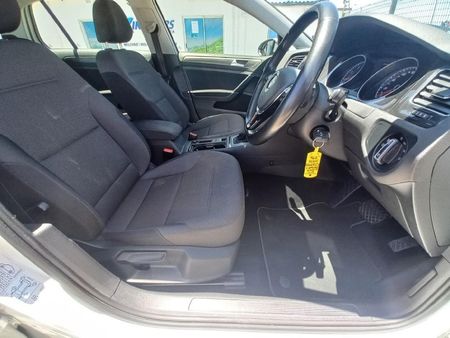 2019-Volkswagen-Golf-VII-14-TSI-Comfortline-Auto_9