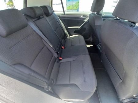 2019-Volkswagen-Golf-VII-14-TSI-Comfortline-Auto_10