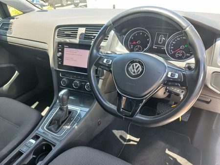2019-Volkswagen-Golf-VII-14-TSI-Comfortline-Auto_11