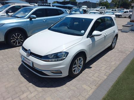 2019-Volkswagen-Golf-VII-14-TSI-Comfortline-Auto_2