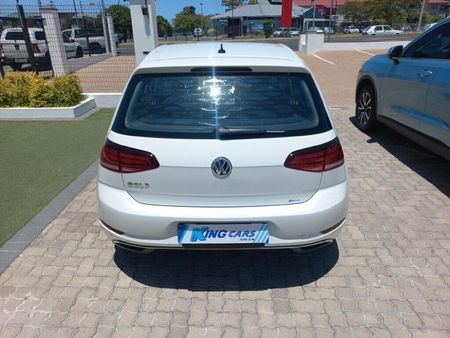 2019-Volkswagen-Golf-VII-14-TSI-Comfortline-Auto_5