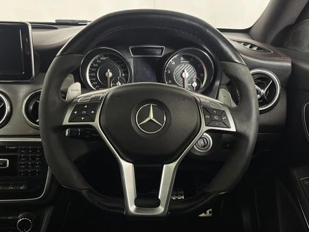 2014-Mercedes-AMG-CLA-45-AMG_12