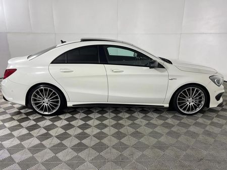 2014-Mercedes-AMG-CLA-45-AMG_16
