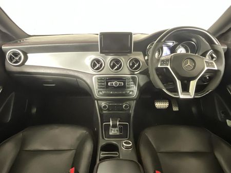 2014-Mercedes-AMG-CLA-45-AMG_1