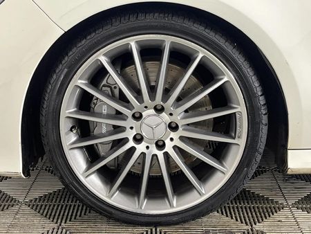 2014-Mercedes-AMG-CLA-45-AMG_4
