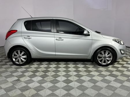 2014-Hyundai-i20-14-Glide_13