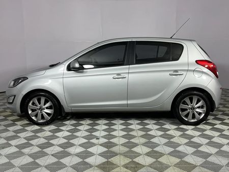 2014-Hyundai-i20-14-Glide_15