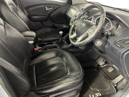 2011-Hyundai-ix35-20-GLS-Executive_9