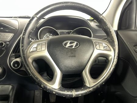 2011-Hyundai-ix35-20-GLS-Executive_11