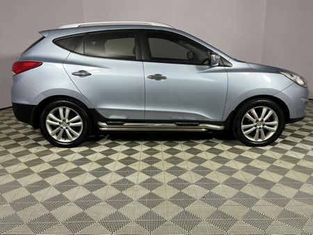 2011-Hyundai-ix35-20-GLS-Executive_14