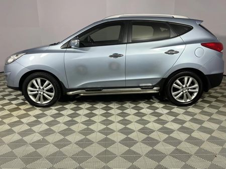 2011-Hyundai-ix35-20-GLS-Executive_16