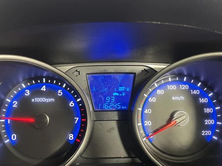 2011-Hyundai-ix35-20-GLS-Executive_2
