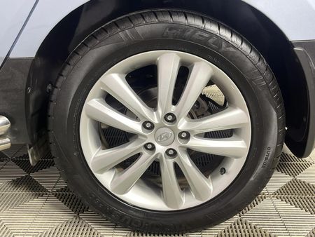 2011-Hyundai-ix35-20-GLS-Executive_6