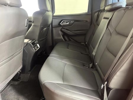 2023-Isuzu-D-Max-30-DDI-V-Cross-HR-4x4-Auto-Double-Cab_3