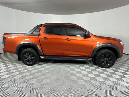 2023-Isuzu-D-Max-30-DDI-V-Cross-HR-4x4-Auto-Double-Cab_8