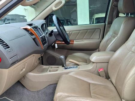 2010-Toyota-Fortuner-30-D-4D-Raised-Body-Auto_9
