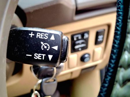 2010-Toyota-Fortuner-30-D-4D-Raised-Body-Auto_12