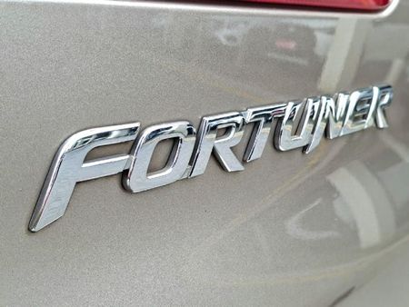 2010-Toyota-Fortuner-30-D-4D-Raised-Body-Auto_17