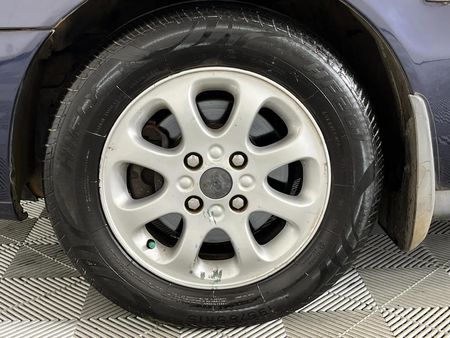 2001-Volvo-S40-20_2