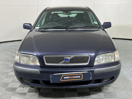 2001-Volvo-S40-20_7